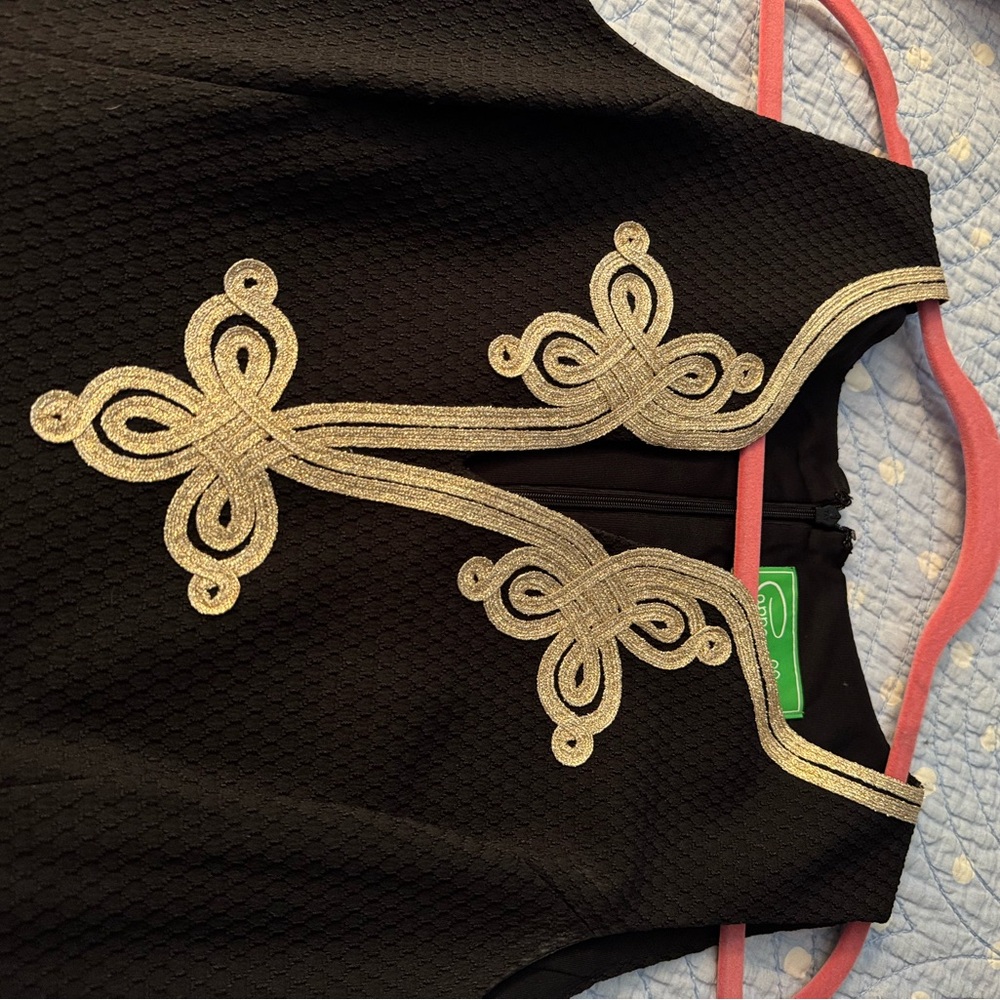 Elegant Black Dress with Gold Embroidery - Picture 3 of 4